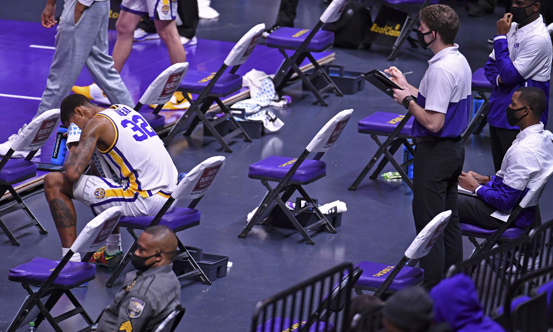 BR.lsualabamabasketball.012021 HS 1150.JPG